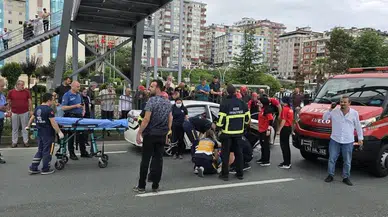 Rize'de İki Otomobil Çarpıştı: Aynı Aileden 3 Kişi Yaralandı