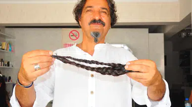 Saçlarına ak düşen Murat öğretmen, son kez saçlarını kanser hastaları için bağışladı
