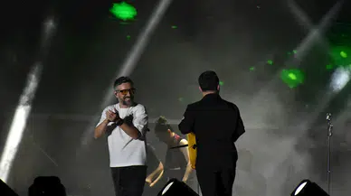 Şarkıcı Resul Dindar "Trabzon Kültür Yolu Festivali"nde sahneye çıktı