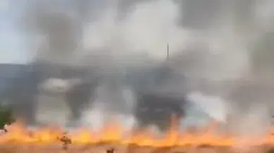 Diyarbakır'da bahçe yangını çıktı, fırtınada da 4 evin çatısı uçtu