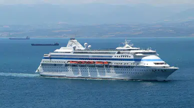 "Astoria Grande" kruvaziyeri 966 yolcusuyla Sinop'a geldi