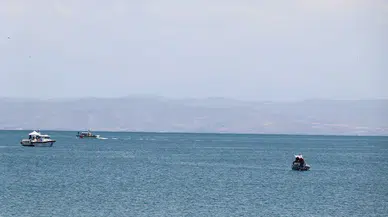 Van Gölü'nde kaybolan Ahmet'i arama çalışmalarına, Samsun'dan gelen ekip de katıldı