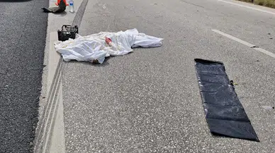 Adana'da bariyere çarpıp takla atan otomobildeki 1 kişi öldü, 4 kişi yaralandı