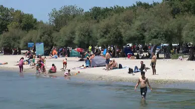 İstanbul-Bayram tatilinin son gününde Menekşe Plajında yoğunluk 