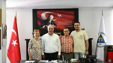 Artvin'de Duygusal Anlar: Başkan Erdem, Fatma Ceylani ve Ailesiyle Hatıra Fotoğrafı Çektirdi