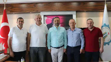 Hopa'da Stratejik Toplantı: Hemşinliler Hizmet Vakfı, Ticaret ve Sanayi Odası İle İşbirliği Potansiyelini Değerlendirdi