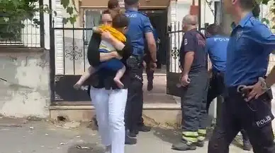 Şiddet uygulayınca evi terk eden eşiyle görüşmek için çocuklarını rehin aldı