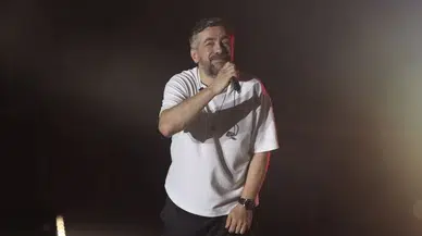 Şarkıcı Resul Dindar Trabzon Kültür Yolu Festivali'nde sahneye çıktı