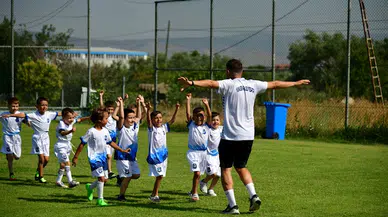 Yunusemre'de yaz spor okulları açıldı