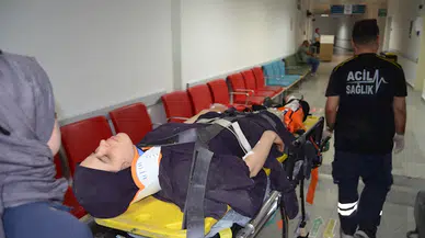 Otomobil şarampole devrildi:  5  yaralı 