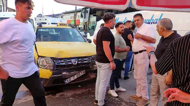 Bingöl’de yol kenarında yürürken taksinin çarptığı 2 kişi yaralandı