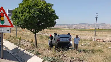 Amasya'da devrilen otomobilin sürücüsü yaralandı