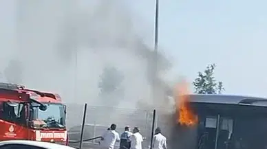 İstanbul - Esenyurt'ta metrobüste yangın-1