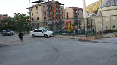 Parkta oynayan çocuğun omzuna yorgun mermi isabet etti