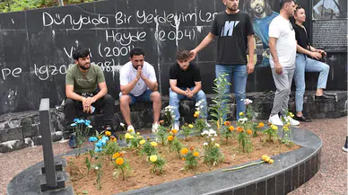 Sanatçı Kazım Koyuncu vefatının 19. yılında Artvin'deki kabri başında anıldı