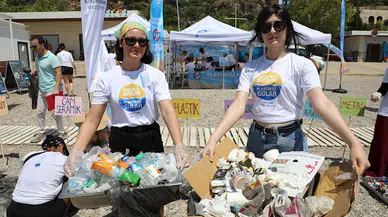 Plastiksiz kıyı ve sular projesi Konyaaltı sahilinde