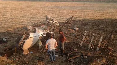Tarlaya uçan otomobilin sürücüsü öldü