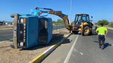 BASKİ'ye ait kamyonet devrildi: 1 ölü, 2 yaralı