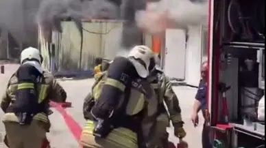 Ankara'da şantiyede işçilerin kullandığı konteynerler yandı