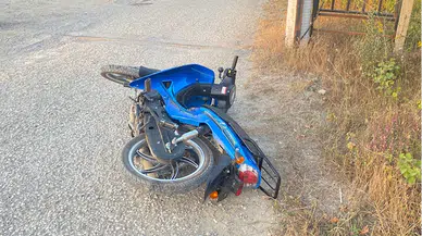 Türkeli'de motosikletin devrildiği kazada 2 kişi yaralandı