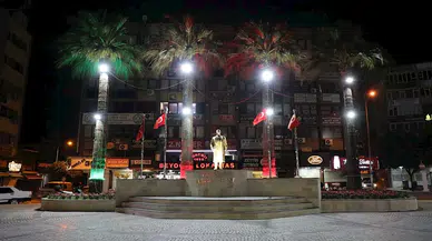 Edremit Cumhuriyet Meydanı yenilendi