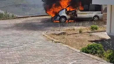 İstanbul - Pendik’te park halindeki minibüs ve otomobil alev alev yandı