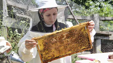 Genç kızın arıcılık hayali, aldığı destek ve eğitimlerle gerçeğe dönüştü