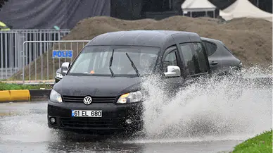 Trabzon'da şiddetli yağış etkili oldu