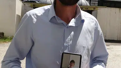 Site bahçesinde garajdan çıkan otomobilin altında kalan Alparslan, ailenin tek çocuğuymuş