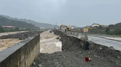 Artvin'de şiddetli yağış etkili oldu