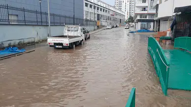 Rize'de sağanak, taşkın ve heyelanlara neden oldu (2)