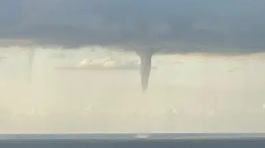 Ordu'da denizde çıkan hortum cep telefonuyla görüntülendi