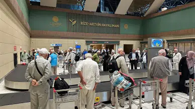 Rize ve Artvin'den hacca giden kafile yurda döndü