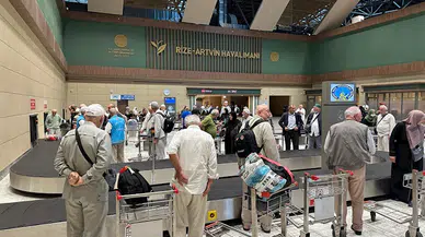 Rize ve Artvin'den hacca giden kafile yurda döndü