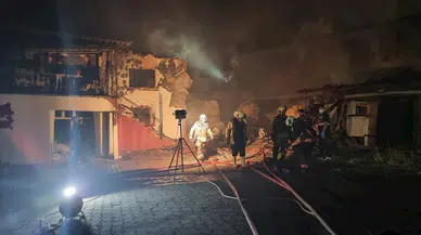 Ankara'da 3 ev ve 1 ahır yandı