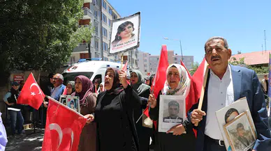 Evlat eylemine katılan ağabeyden kardeşine: Kanser hastası annemiz için gel teslim ol 