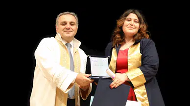 ERÜ Halil Bayraktar Sağlık Hizmetleri Meslek Yüksekokulu, yeni mezunlarını verdi