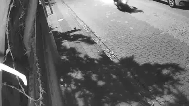 İstanbul- Motosikletli ayna hırsızı kamerada