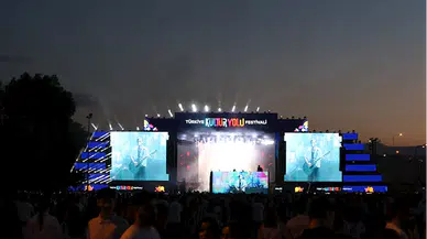 Şarkıcı Buray, Trabzon'da konser verdi