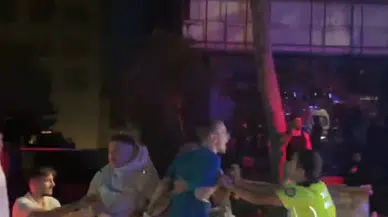 İstanbul- Kadıköy'de 2 kişinin yaralandığı kaza sonrası çıkan kavga kamerada