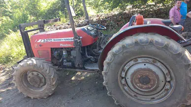 Orman işçilerini taşıyan traktör devrildi; 1’i ağır, 4 yaralı