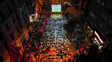 Türkiye-Çekya maçı Kasımpaşa'da dev ekranda izlendi