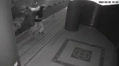 İstanbul- Gaziosmanpaşa'da kolona kaplı alüminyumu çalan hırsızlar kamerada 