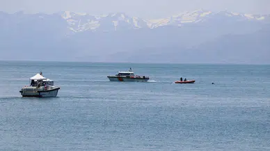 Van Gölü'nde kaybolan Ahmet Hilmi, 8 gündür aranıyor