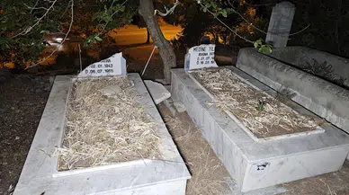 Adana'da mezar taşlarına saldırı