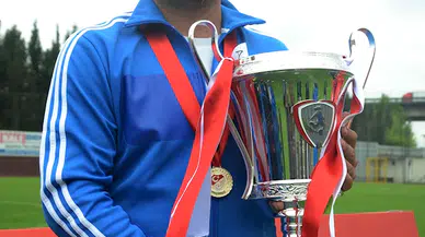 Hüseyin Tavur kadın futboluna dönüyor