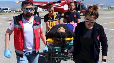 Evlerinin bahçesinde otururken silahlı saldırıya uğrayan baba öldü, kızı yaralandı