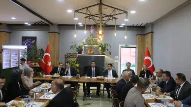 Hınıs Belediye Başkanı Şan, Görevden Ayrılan Hâkim, Savcı ve Jandarma Komutanlarına Duygusal Veda