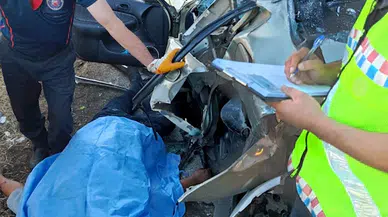 Otomobiller TIR’lar arasında kaldı: 3 ölü, 1 yaralı