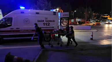 Çorum'da şarampole devrilen tırın sürücüsü yaralandı